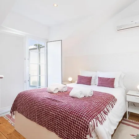 Your Home In Mouraria Castle And Music Лісабон