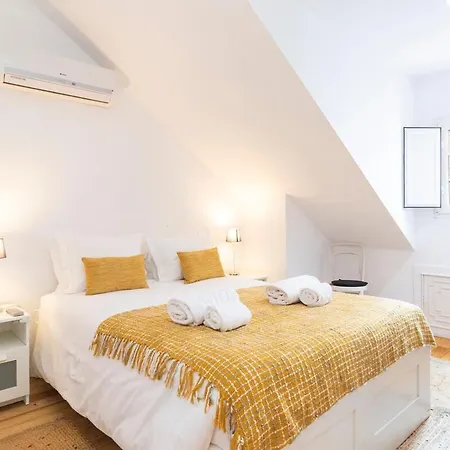 Апартаменти Your Home In Mouraria Castle And Music