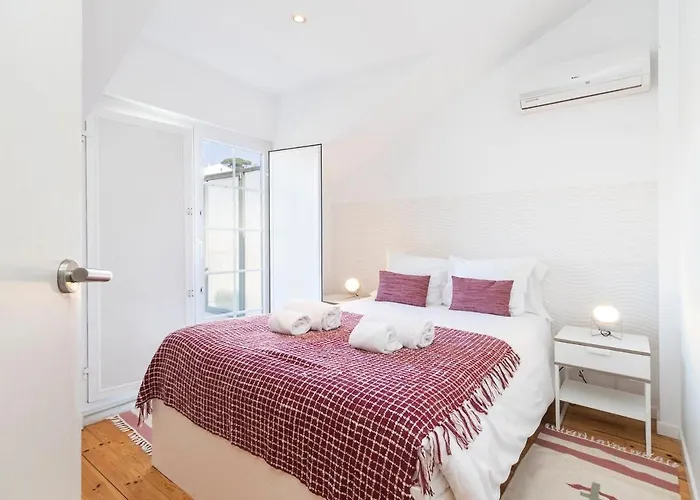 Your In Mouraria Castle And Music リスボン