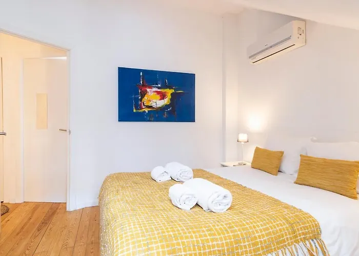 アパート Your In Mouraria Castle And Music リスボン