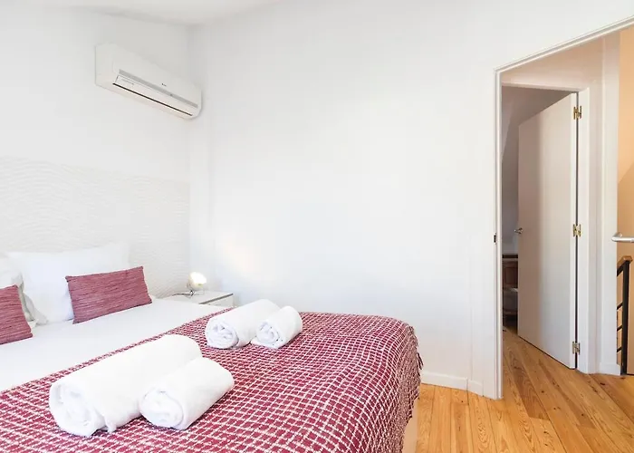 Your In Mouraria Castle And Music * リスボン